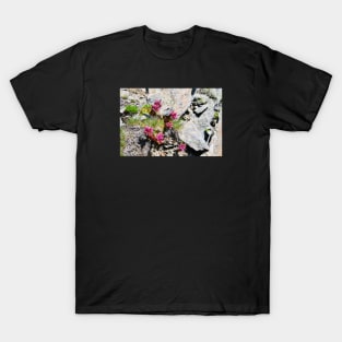 Mountain Flowers Switzerland Fly / Swiss Artwork Photography T-Shirt